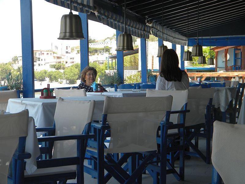 Themis Hotel Myrties Buitenkant foto