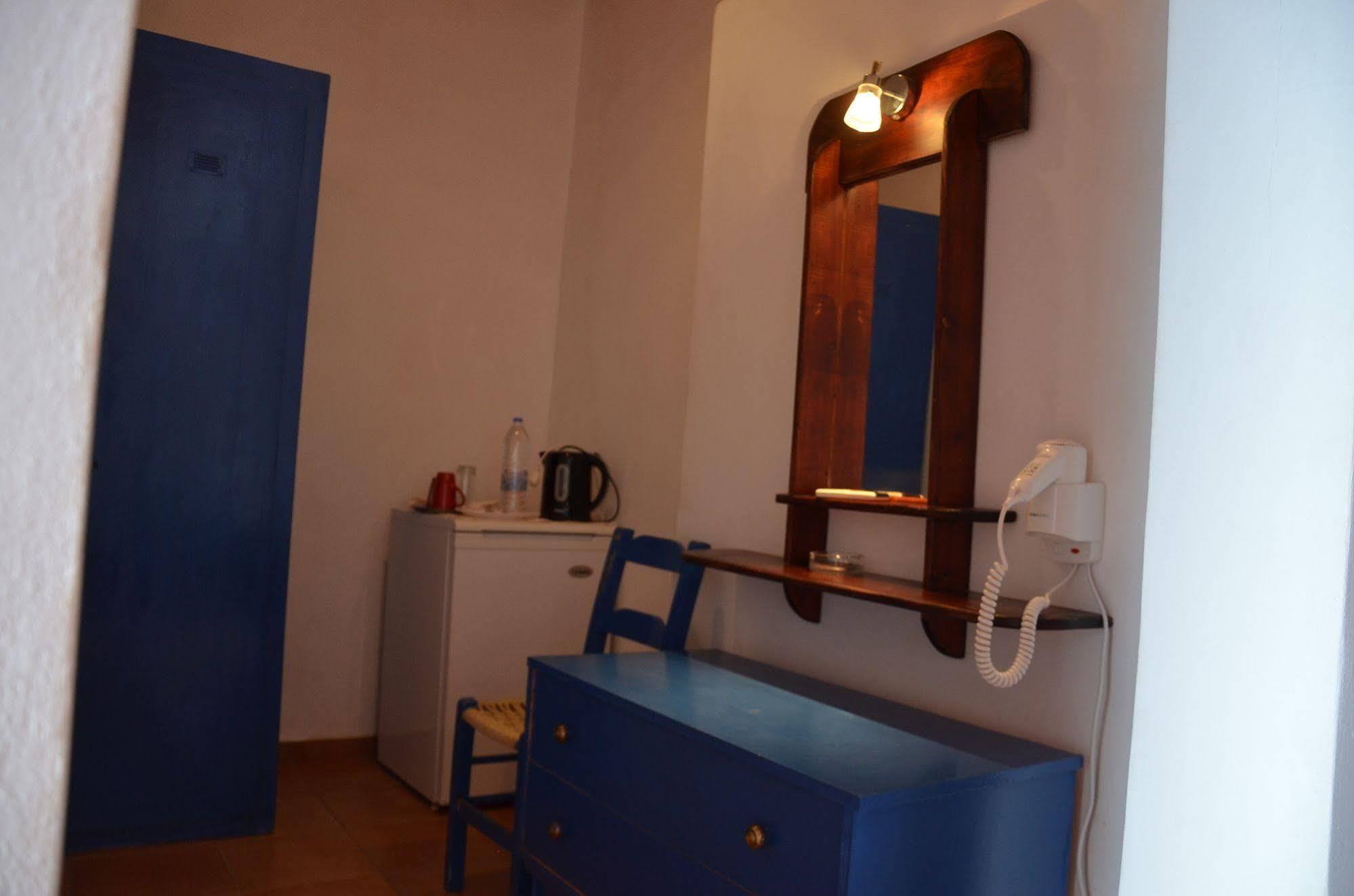 Themis Hotel Myrties Buitenkant foto