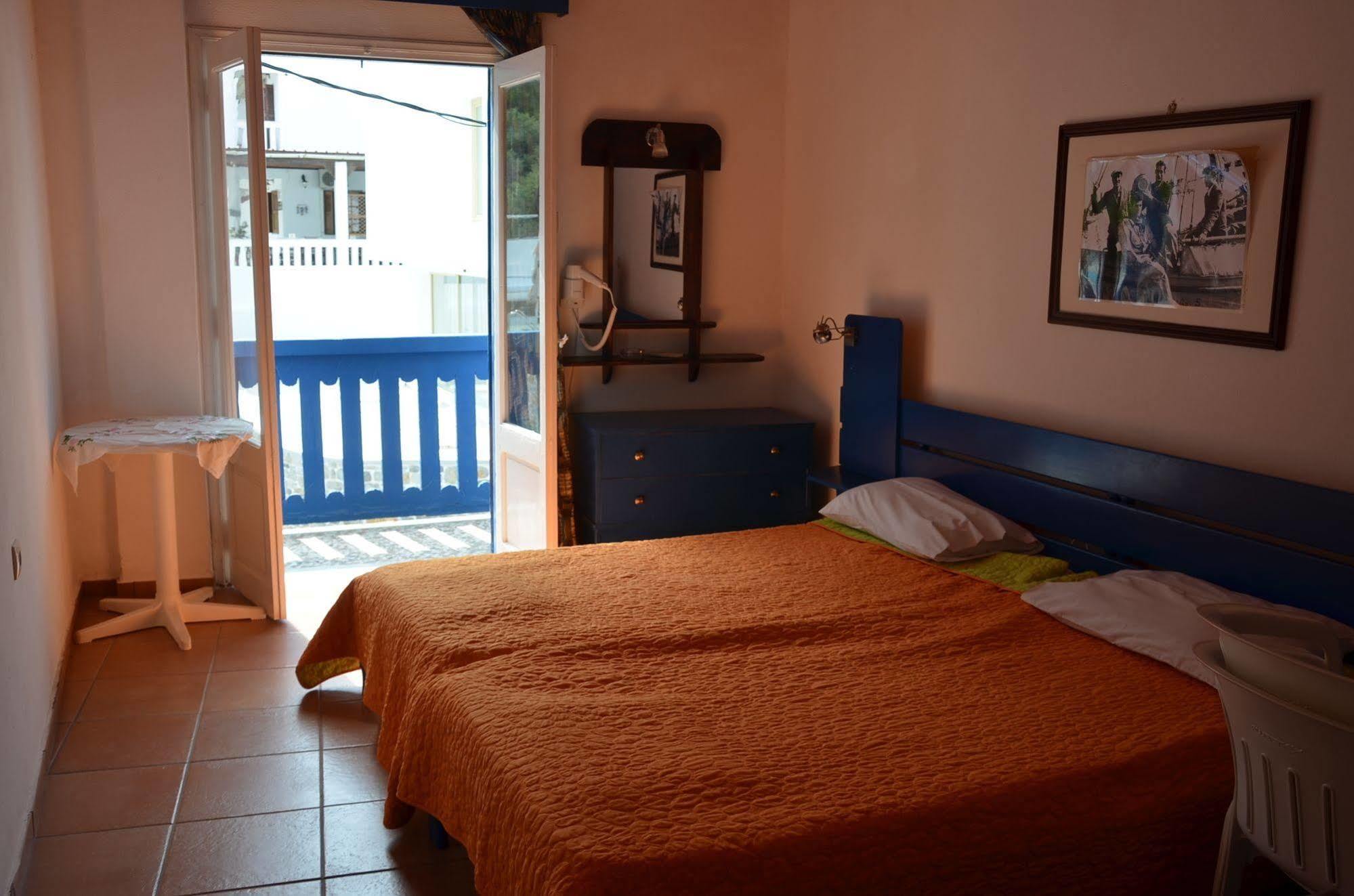 Themis Hotel Myrties Buitenkant foto